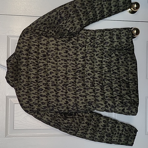 Puffer Jacket - Picture 3 of 5